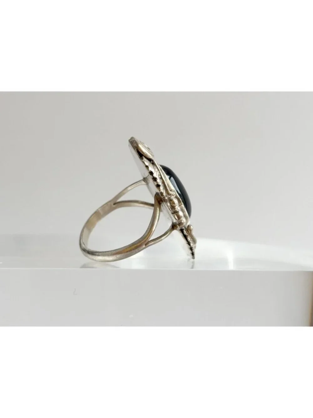 Navajo Made Black Onyx Leaf Accented Sterling Silver 925 Vintage Ring - sz 6.75